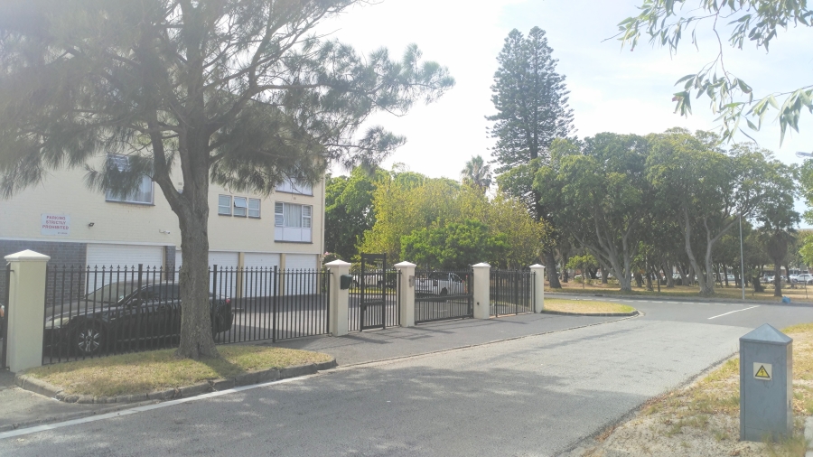 To Let 3 Bedroom Property for Rent in Pinelands Western Cape